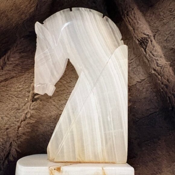 Vintage MCM Carved Alabaster Marble Onyx Stone Horse Knight Chess Bookend Accent - Picture 2 of 6